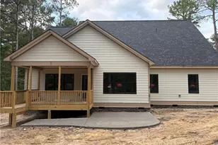 136 Leaning Pine Cir, Spring Lake, NC 28390 - Photo 2