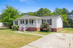 1701 O'Bannon Dr, Raeford, NC 28376 - Photo 1