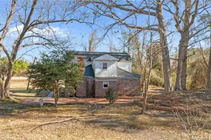 1737 W Carthage Rd, Lumberton, NC 28360 - Photo 6