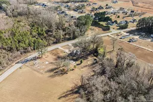 1737 W Carthage Rd, Lumberton, NC 28360 - Photo 16