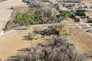 1737 W Carthage Rd, Lumberton, NC 28360 - Photo 14