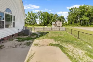 5616 Royal Pines Cir, Wade, NC 28395 - Photo 32