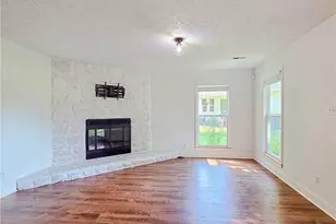 4305 Falls Dr, Hope Mills, NC 28348 - Photo 8