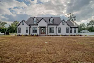 5840 Dottie Cir, Hope Mills, NC 28348 - Photo 1