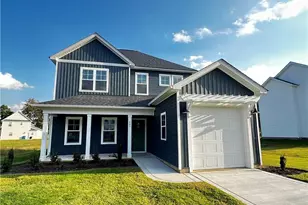 641 Acacia St, Vass, NC 28394 - Photo 4