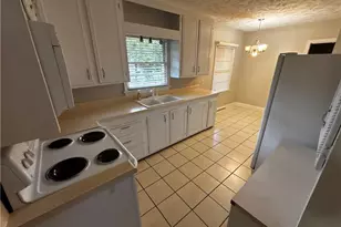 704 W 27th St, Lumberton, NC 28358 - Photo 10