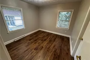 704 W 27th St, Lumberton, NC 28358 - Photo 16