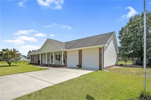 1916 Pineville Dr, Hope Mills, NC 28348 - Photo 2