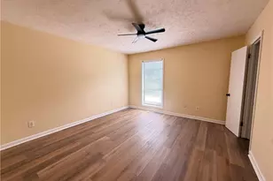 1422 Tangora Ln, Fayetteville, NC 28304 - Photo 6