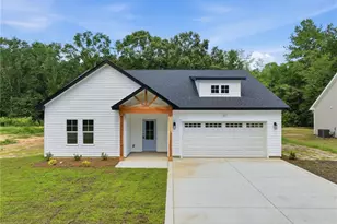 211 E 7th Ave, Raeford, NC 28376 - Photo 6