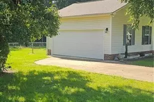 557 N Parker Church Rd, Raeford, NC 28376 - Photo 2