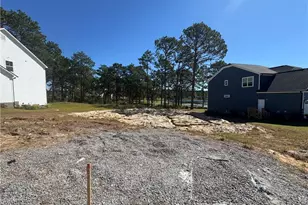 617 Watauga Ln, Aberdeen, NC 28315 - Photo 2