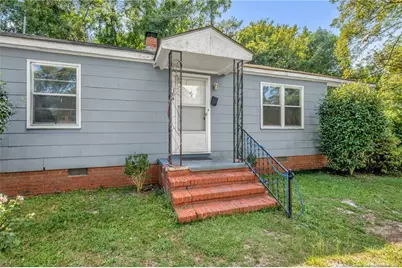 104 E Cottingham Street, Maxton, NC 28364 - Photo 2