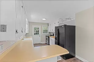 4933 Redwood Dr, Fayetteville, NC 28304 - Photo 10