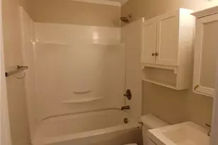 705 Shadowlawn Dr, Fayetteville, NC 28303 - Photo 10