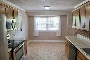 3752 Masters Dr, Hope Mills, NC 28348 - Photo 6