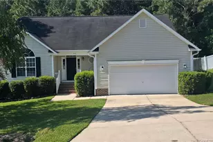 60 Cobblestone Dr, Spring Lake, NC 28390 - Photo 2