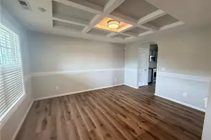 848 Screech Owl Dr, Hope Mills, NC 28348 - Photo 2