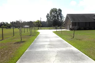 644 Lamb Rd, Lumberton, NC 28358 - Photo 6
