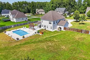 519 Daylily Ct, Carthage, NC 28327 - Photo 2