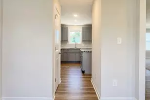 4050 Racking Horse Rd, Hope Mills, NC 28348 - Photo 8
