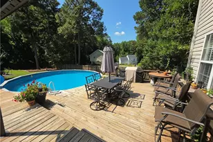 247 Valley View Ct, Sanford, NC 27332 - Photo 2