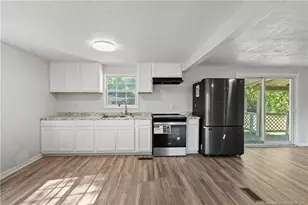 4574 Cameron Rd, Hope Mills, NC 28438 - Photo 10
