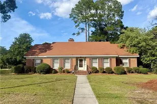 112 Elmhurst Dr, Lumberton, NC 28358 - Photo 2