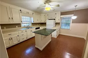 112 Elmhurst Dr, Lumberton, NC 28358 - Photo 6