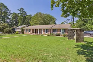 3602 Lakeshore Dr, Hope Mills, NC 28348 - Photo 2