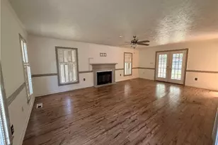 11320 Edinburgh Dr, Laurinburg, NC 28352 - Photo 2