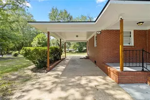 808 Hemlock Dr, Fayetteville, NC 28304 - Photo 2