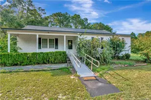 223 Broadwell Rd, Saint Pauls, NC 28384 - Photo 4