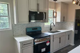 1435 Strickland Bridge Rd, Fayetteville, NC 28304 - Photo 10
