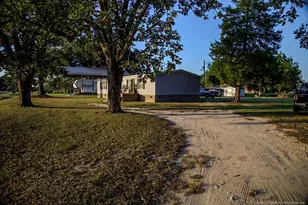 1227 McLean Rd, Lumberton, NC 28358 - Photo 10