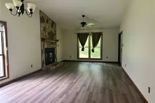 402 Michie Pl, Fayetteville, NC 28314 - Photo 2