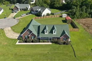 380 Hidalgo Dr, Raeford, NC 28376 - Photo 4