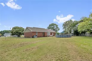 327 Grape Arbor Dr, Fayetteville, NC 28312 - Photo 2