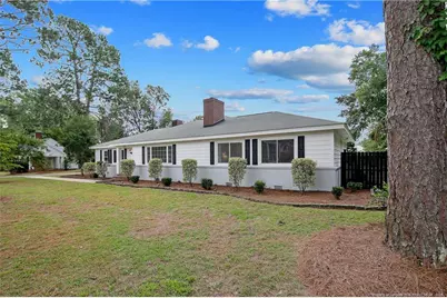 220 E David Parnell Street, Parkton, NC 28371 - Photo 2