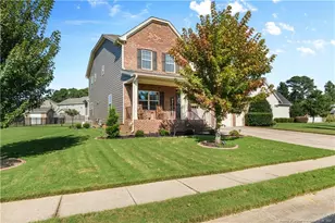 2521 Thorngrove Ct, Fayetteville, NC 28303 - Photo 2