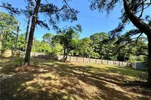 6598 Honeysuckle Dr, Fayetteville, NC 28304 - Photo 10