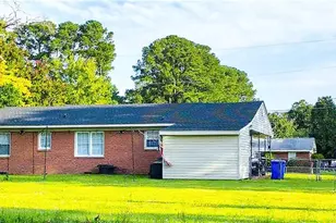 4901 Cottonwood Dr, Fayetteville, NC 28304 - Photo 2