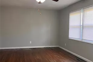 1728 St Augustine Ave, Fayetteville, NC 28304 - Photo 6