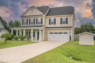 6821 Hunters Den Rd, Hope Mills, NC 28348 - Photo 2