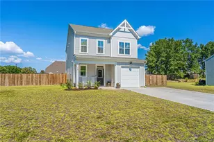 70 Walkabout Dr, Aberdeen, NC 28315 - Photo 2