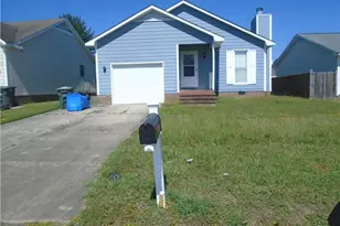 921 Glen Reilly Dr, Fayetteville, NC 28314 - Photo 2