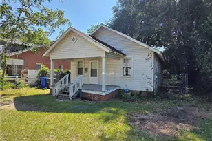 1103 Branson St, Fayetteville, NC 28305 - Photo 2