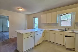 1103 Branson St, Fayetteville, NC 28305 - Photo 8