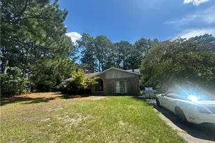 3201 Old Oak Ln, Hope Mills, NC 28348 - Photo 2