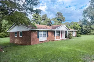 2879 County Line Rd, Saint Pauls, NC 28384 - Photo 2